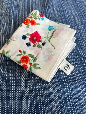 GAP White 100% Cotton Floral Pocket Square with Multicolor Blooms